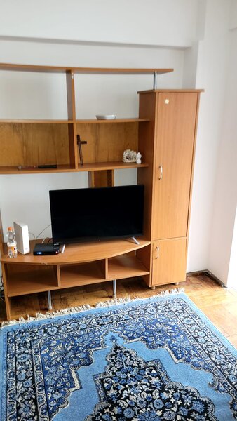 Bacau Garsoniera de inchiriat ultracentral, str. Mihai Viteazul ,et.1